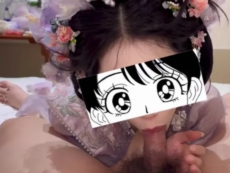 Gái xinh trong bộ đồ con mèo nhỏ mút chuối cực đã